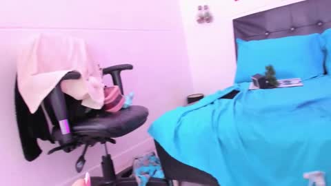 Cloe Adams  online show from 01-31-26, 07:11