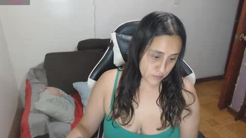 Snapshot of adams_mel chatting on 06-07-26, 11:19 adams_mel online show from 06-07-26, 11:19