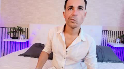 Im Adams Sanz online show from 03-26-26, 07:30