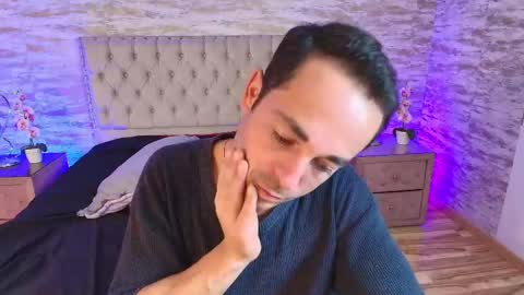 Im Adams Sanz online show from 04-17-26, 12:02