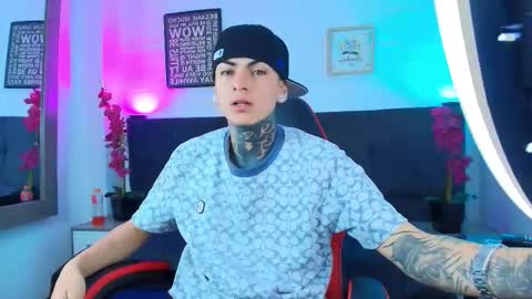 AdamsWalkerr  online show from 02-21-26, 12:17