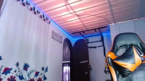 Snapshot of adan_hudson chatting on 02-08-26, 03:26 Anderson online show from 02-08-26, 03:26