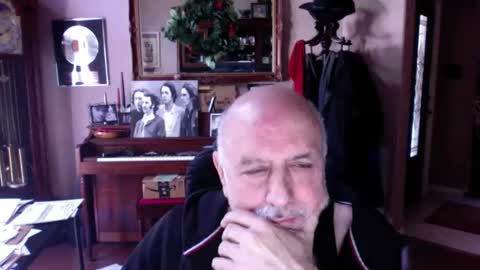 add_me_2 online show from 04-19-26, 05:56
