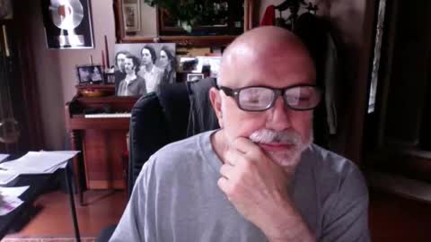 Snapshot of add_me_2 chatting on 05-09-26, 01:49 add_me_2 online show from 05-09-26, 01:49