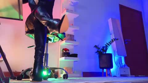 Snapshot of addictsqueen chatting on 07-05-26, 05:36 ADDICTION online show from 07-05-26, 05:36