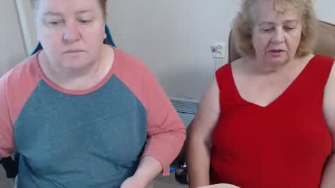 Snapshot of adelandsofia chatting on 12-02-25, 09:03 AdelAndSofia online show from 12-02-25, 09:03