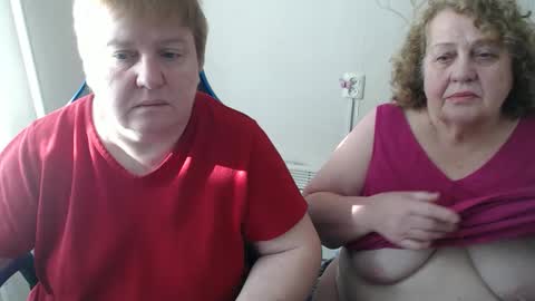 Snapshot of adelandsofia chatting on 02-09-26, 09:35 AdelAndSofia online show from 02-09-26, 09:35