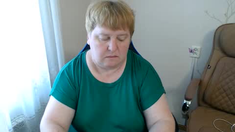 Snapshot of adelandsofia chatting on 06-08-26, 03:56 AdelAndSofia online show from 06-08-26, 03:56