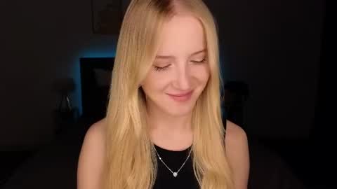 Snapshot of adele_armas chatting on 06-18-26, 09:30 Adele online show from 06-18-26, 09:30