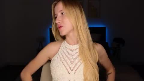 Snapshot of adele_armas chatting on 07-17-26, 08:57 Adele online show from 07-17-26, 08:57