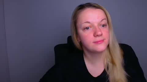 Adele online show from 11-22-25, 12:37