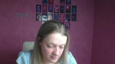 Adele online show from 11-28-25, 07:27