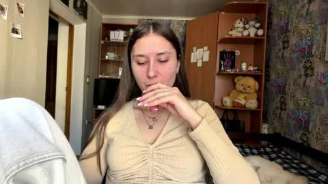 Poly online show from 03-27-26, 09:32