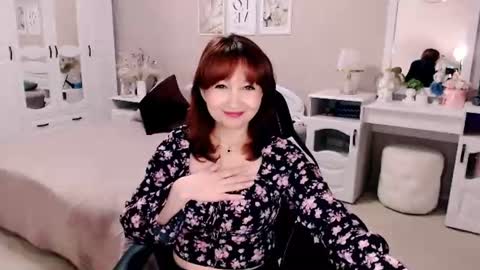 Snapshot of adelemoran chatting on 07-17-26, 07:41 AdeleMoran online show from 07-17-26, 07:41