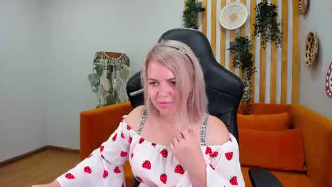 AdeleRavelle online show from 07-16-26, 05:13