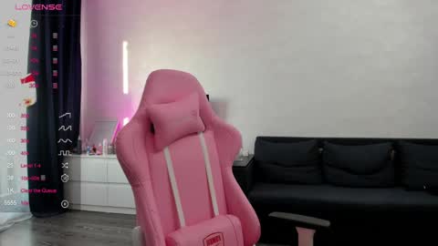 Adele online show from 12-16-24, 04:13