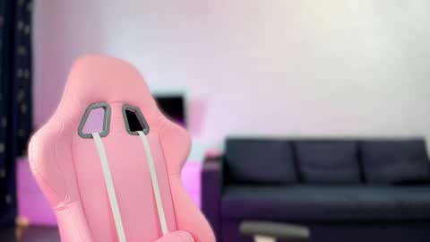 Adele online show from 02-10-25, 07:26