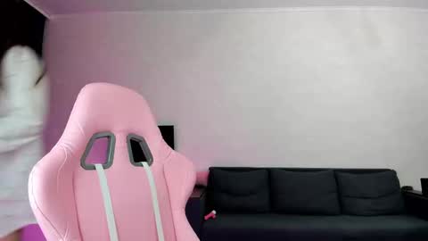 Adele online show from 02-24-25, 01:02