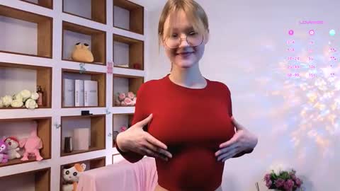 Adelin online show from 10-27-25, 02:10