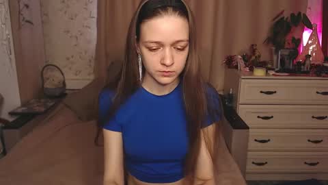 Snapshot of adelin_maxwell chatting on 03-09-25, 11:14 Lina online show from 03-09-25, 11:14