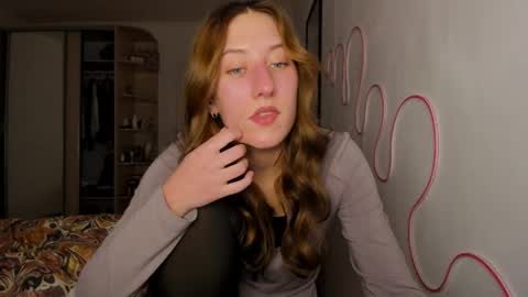 Snapshot of adellqueen chatting on 05-01-26, 09:41 Adell online show from 05-01-26, 09:41