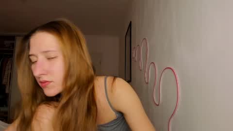 Snapshot of adellqueen chatting on 05-05-26, 09:34 Adell online show from 05-05-26, 09:34