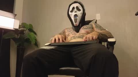 Ades online show from 10-31-25, 11:44