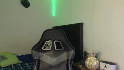 Ades online show from 04-23-26, 04:57