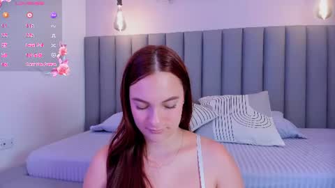 Snapshot of adhara_monroe chatting on 06-20-26, 10:40 Adhara online show from 06-20-26, 10:40