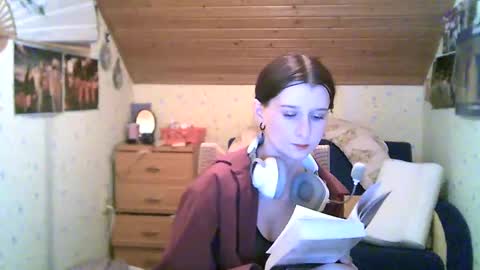 adorable_sparkle online show from 02-19-25, 04:22