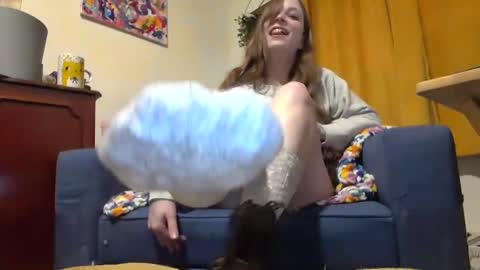 Queen Bunny online show from 12-27-24, 09:00