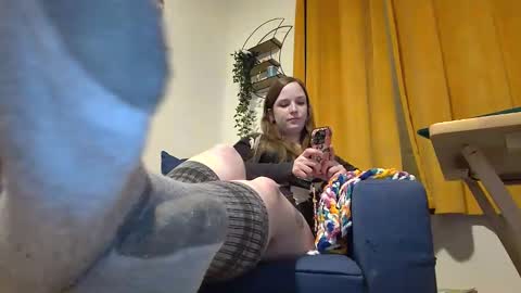 Queen Bunny online show from 01-03-25, 08:43