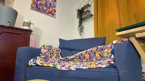 Queen Bunny online show from 01-23-25, 08:02