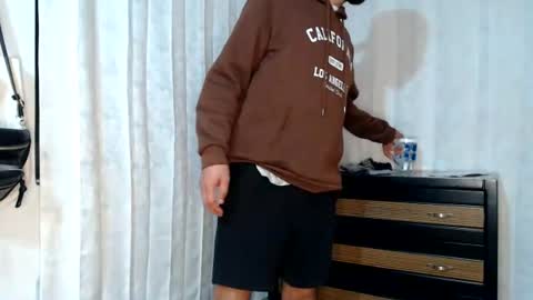 Snapshot of adrian_falcon chatting on 07-12-26, 06:04 Adrian Falcon online show from 07-12-26, 06:04