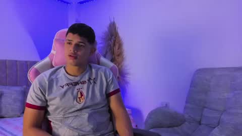 Snapshot of adrian_prime_ chatting on 06-04-26, 06:47 ADRIAN online show from 06-04-26, 06:47