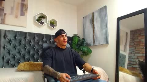   online show from 10-07-25, 05:43