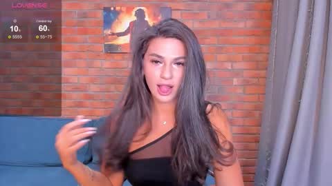 Snapshot of adriana1_ chatting on 10-21-25, 12:33 Adriana online show from 10-21-25, 12:33
