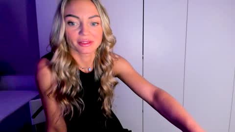 Adriana online show from 12-25-24, 04:11