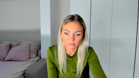 Snapshot of adriana_coy_ chatting on 05-16-26, 06:54 Adriana online show from 05-16-26, 06:54