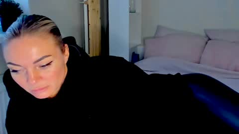Snapshot of adriana_coy_ chatting on 05-31-26, 11:06 Adriana online show from 05-31-26, 11:06