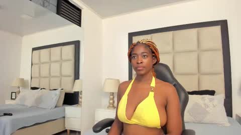 Snapshot of adrianacampbell chatting on 09-10-25, 01:33 Adriana online show from 09-10-25, 01:33