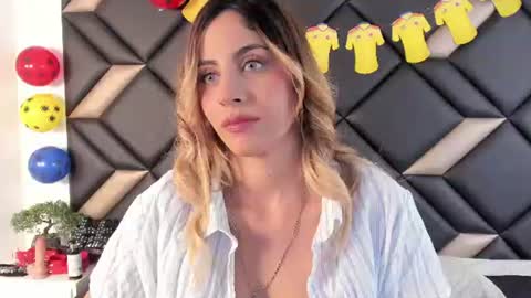 Snapshot of adrianaharlow chatting on 06-17-26, 07:04 Adriana Harlow online show from 06-17-26, 07:04