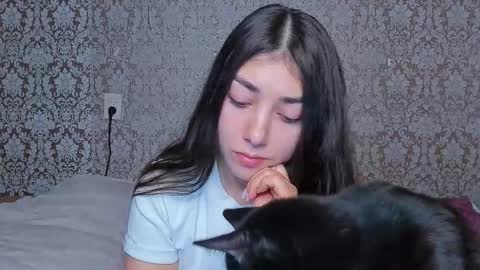 Snapshot of adrianakuiper chatting on 03-13-26, 06:36 Adriana online show from 03-13-26, 06:36