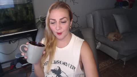 Adriana Paredes  online show from 02-17-25, 08:58