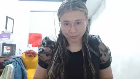 Adriana Tellez online show from 01-09-26, 05:15