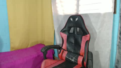 adrianna_chixx online show from 05-21-26, 03:24