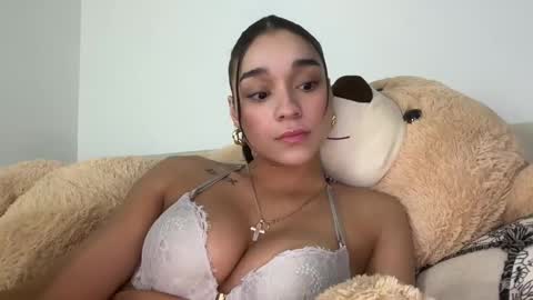 Snapshot of adriannarodriguez chatting on 01-25-25, 06:45 Adrianna  online show from 01-25-25, 06:45