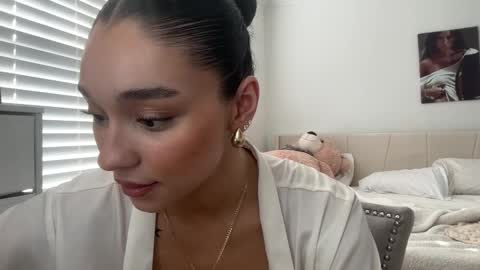 Snapshot of adriannarodriguez chatting on 02-14-25, 03:58 Adrianna  online show from 02-14-25, 03:58