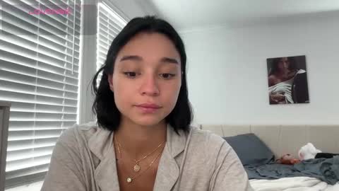 Snapshot of adriannarodriguez chatting on 09-08-25, 02:27 Adrianna  online show from 09-08-25, 02:27