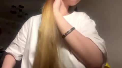Snapshot of adriannemuldowney chatting on 05-08-26, 07:19 Caroline online show from 05-08-26, 07:19